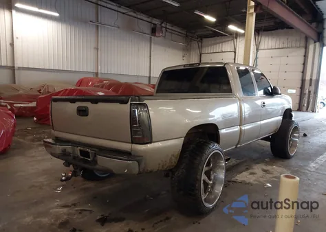 2003 Chevrolet Silverado 1500 Ls из США, поврежденный, VIN 2GCEK19T731256115